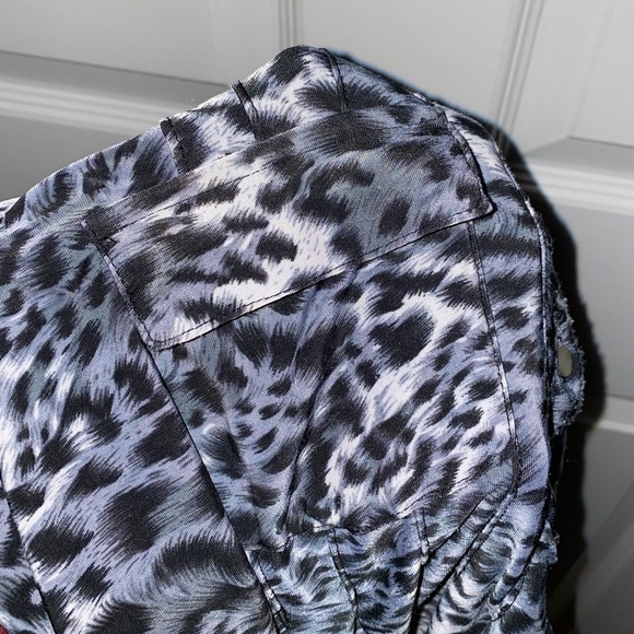 Lily Morgan Sleeveless Animal Print Blouse - Picture 5 of 6